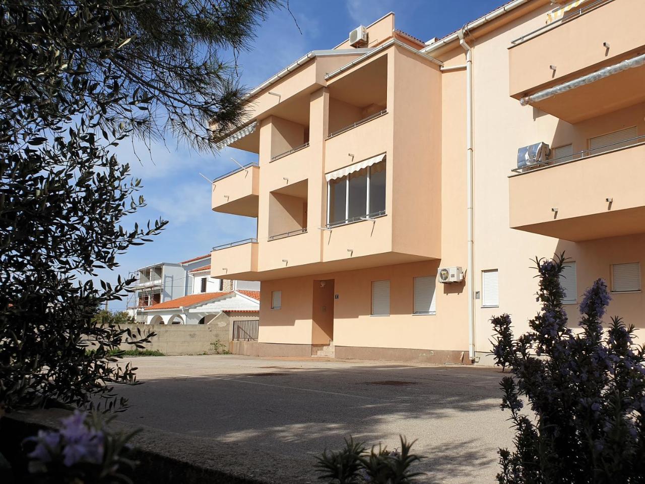 Apartment Valamar ノヴァリャ エクステリア 写真